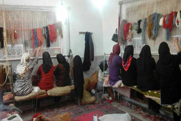 استان سمنان ۱۱ هزار بافنده قالیباف دارد/ فرش ظرفیتی برای صادرات