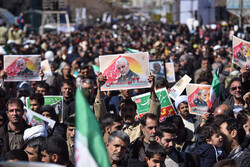 VIDEO: People of Shiraz voice support for Islamic Revolution