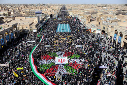 یزد میں انقلاب اسلامی کی سالگرہ کی مناسبت سے عظيم الشان ریلی