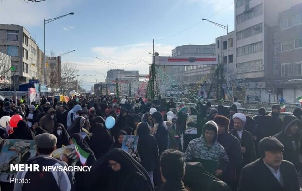 Massive turnout of people to mark 41st victory anniversary of Islamic Revolution