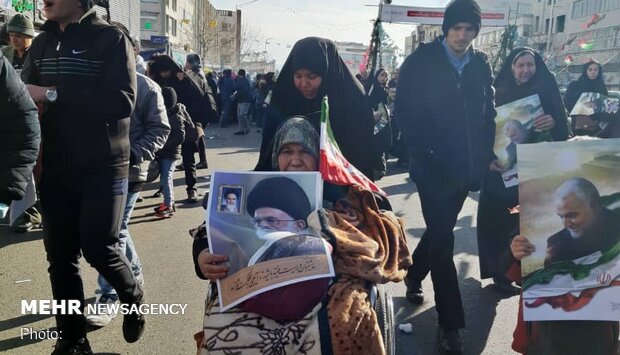 Massive turnout of people to mark 41st victory anniversary of Islamic Revolution