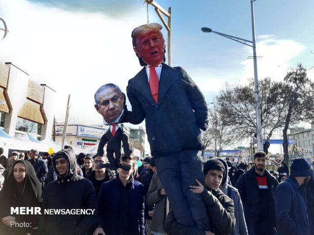 تہران میں امریکی صدر ٹرمپ کوتختہ دار پر لٹکا دیا گیا