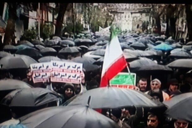 میثاق مازندرانی ها با انقلاب در زیر باران و برف میثاق مازندرانی ها با انقلاب در زیر باران و برف
