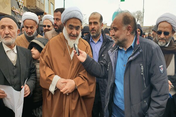 حضور گسترده مردم در راهپیمایی ۲۲ بهمن انتقام دیگری از استکبار بود