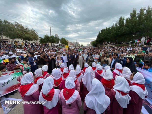 مسيرة عيد انتصار الثورة الاسلامية في جزيرة قشم/صور