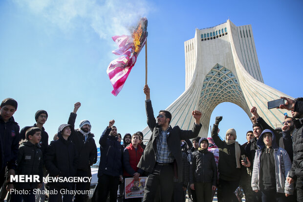 راهپیمایی باشکوه ۲۲ بهمن - برج آزادی