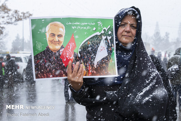 اراک کے عوام کی انقلاب اسلامی کی سالگرہ کی ریلی میں بھر پور شرکت