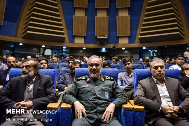 همایش بازگشت مدالهای المپیاد به اهدا کنندگان