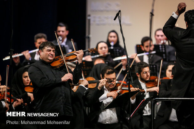 IRIB symphonic orchestra at Vahdat Hall