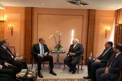 وزیر خارجه روسیه با ظریف دیدار کرد