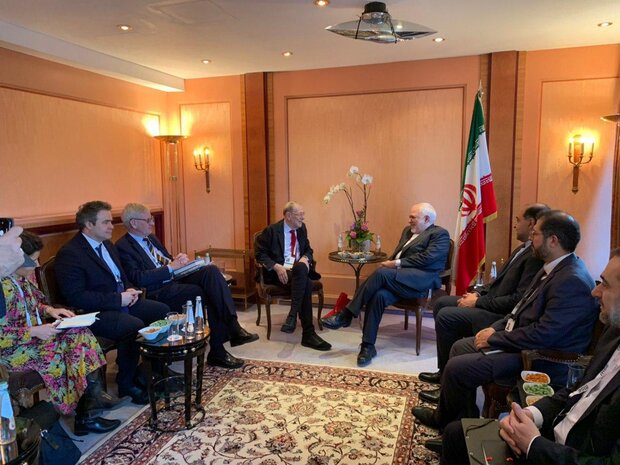 Zarif holds meeting with ECFR’s members