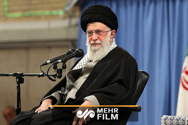 رہبر معظم انقلاب اسلامی سے مداحوں کی ملاقات