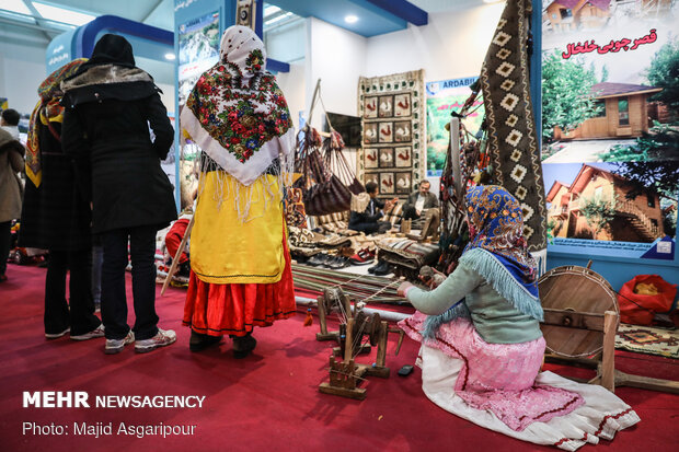 برگزاری نمایشگاه دست‌آفریده‌های صنایع‌دستی آلتین چاغی ترکمن