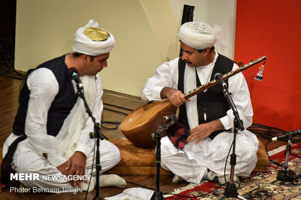 Local music band performs at Fajr Intl. Music Festival
