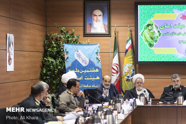 عبدالعلی علی‌عسگری رئیس سازمان صدا و سیما در هشتمین جلسه هیئت امنای بنیاد حفظ آثار و نشر ارزش‌های دفاع مقدس