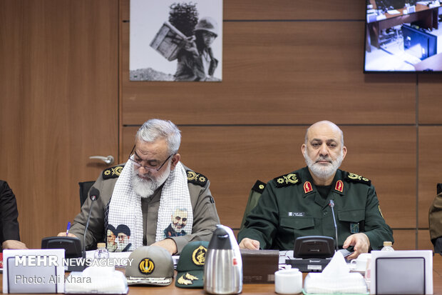 سردار تقی زاده و سردار نقدی در  هشتمین جلسه هیئت امنای بنیاد حفظ آثار و نشر ارزش‌های دفاع مقدس