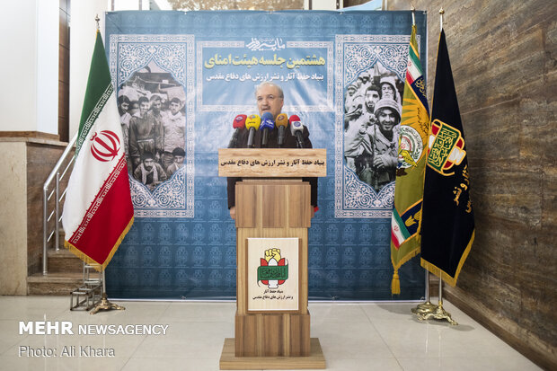 سعید نمکی وزیر بهداشت و درمان در جمع خبرنگاران در حاشیه هشتمین جلسه هیئت امنای بنیاد حفظ آثار و نشر ارزش‌های دفاع مقدس