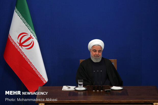 Ruhani'den "İran'a yabancı yatırım" açıklaması
