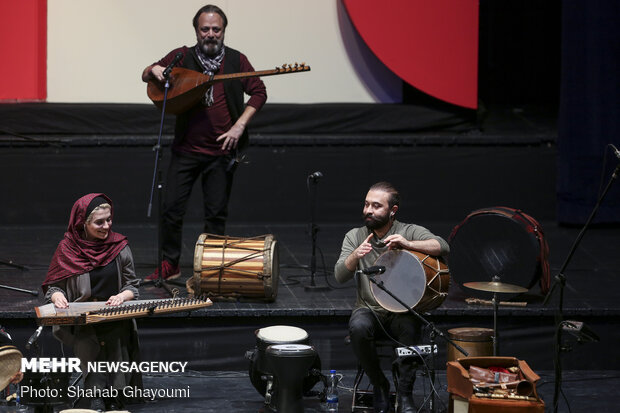 Contemporary folk band 'Rastak' performs at Vahdat Hall
