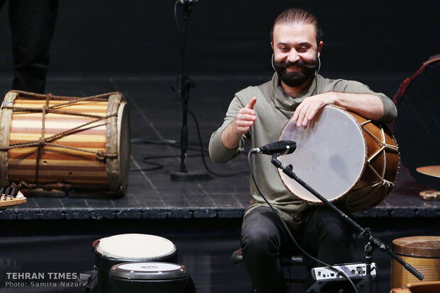 Rastak performs hits at Fajr festival