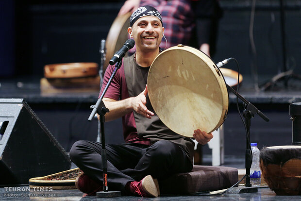 Rastak performs hits at Fajr festival