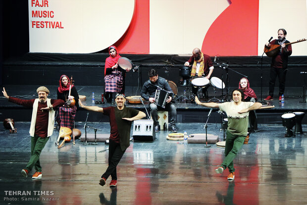Rastak performs hits at Fajr festival
