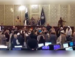 خیبرپختونخواہ اسمبلی میں حکومتی اور اپوزیشن ارکان میں تصادم