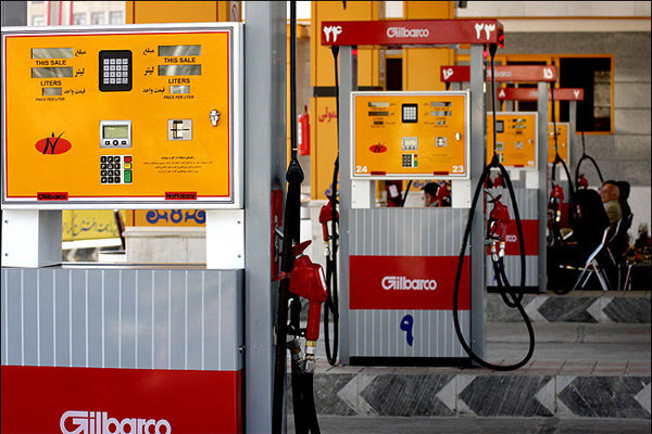 بیش از ۴۰ پمپ بنزین یزد به مردم سوخت آزاد عرضه می‌کنند