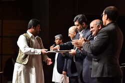 اعطای گواهی درجه یک هنری به ۴ هنرمند موسیقی سیستان و بلوچستان