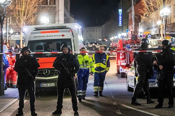 Almanya'da ırkçı katliam: 9 ölü
