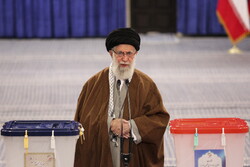 Islamic Revolution Leader casts his vote in ballot box