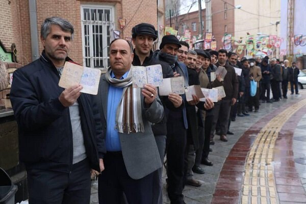 حضور مردم مازندران در پای صندوق های رای پرشور است
