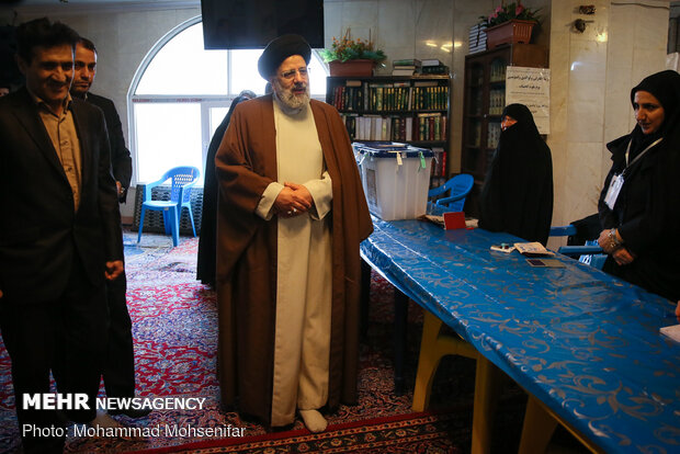 Judiciary Chief votes in parliamentary election

