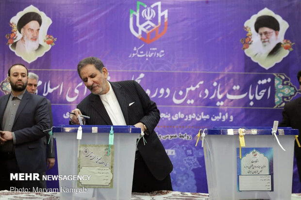 Pres. Rouhani casts ballot
