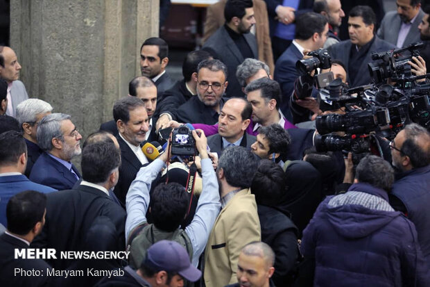 Pres. Rouhani casts ballot
