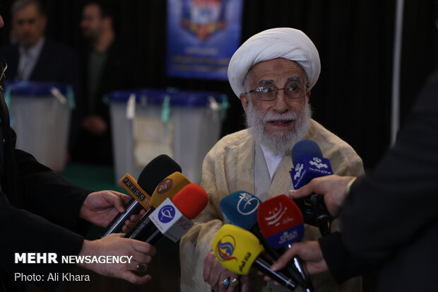 Ayatollah Jannati mocks US new sanctions on him