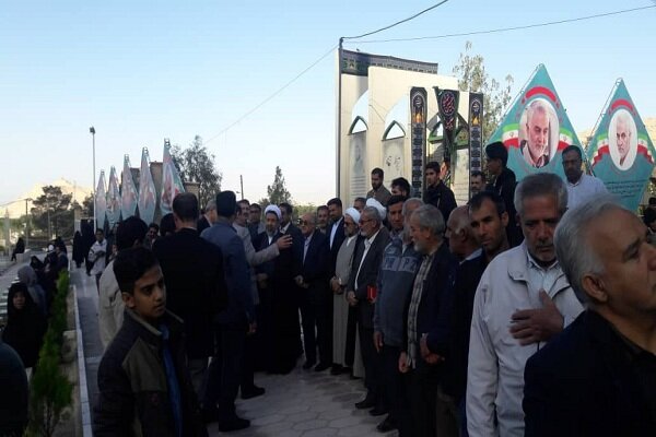 لشکر سلیمانی پای صندوق های رای/ حضور گسترده مردم در گلزار شهدا