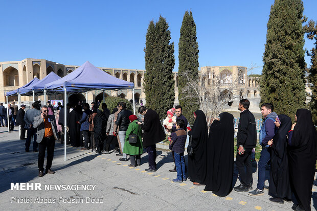 İsfahan halkı oyunu kullandı