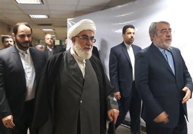 حجت الاسلام گلپایگانی:هر برگ رأی مردم بیعت با نظام است