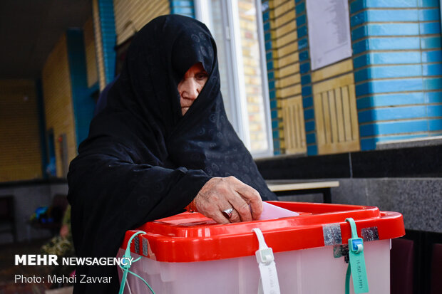 صندوق سیار در روستا های حصاربهرام خان، لک و چاناقلو