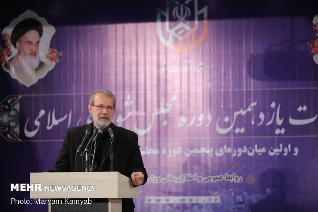 لاريجاني: الشعب الايراني تجاوز بفخر العديد من الازمات بالاستفادة من الفرص المتاحة