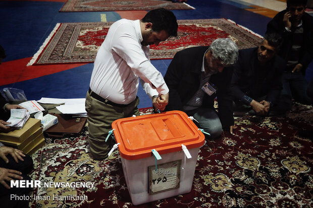 Vote counting in Hamedan