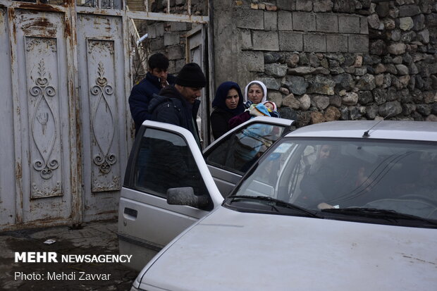 Damages to buildings in 5.7 quake in northwest Iran
