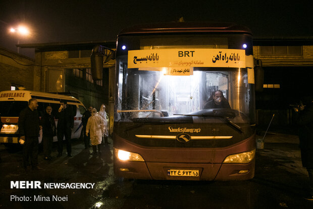 ضدعفونی کردن ناوگان حمل و نقل عمومی تبریز جهت جلوگیری از شیوع کرونا