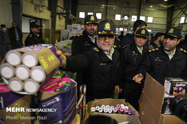 Police seizes firecrackers, smuggled foreign currencies in Tehran