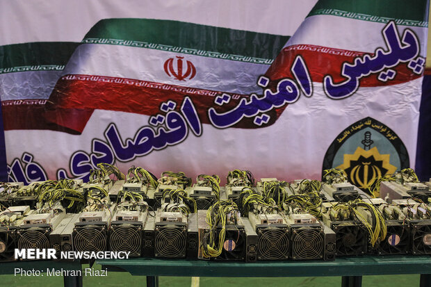 Police seizes firecrackers, smuggled foreign currencies in Tehran