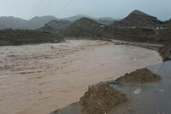 فيضان الانهار في " المحافظة المركزية" إثر الأمطار الغزيرة
