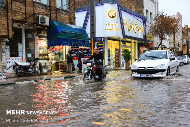 آبگرفتگی معابر در قم