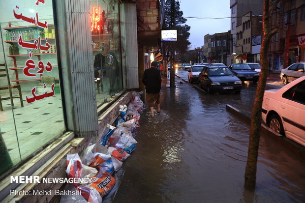 آبگرفتگی معابر در قم