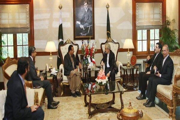 Iran, Pakistan discuss expansion of provincial coop.